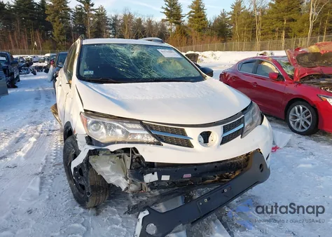 2015 Toyota Rav4 Le z USA, uszkodzony, nr VIN JTMBFREV2FD145865